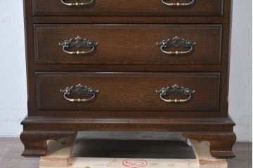 中古　超美品　使用感ほぼなし　横浜クラシック家具　ノックオンウッド(knockonwood)　楢(ナラ)材　クラシカルな引手金具のチェスト　定価約25万円　(R-086622)