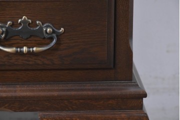 中古　超美品　使用感ほぼなし　横浜クラシック家具　ノックオンウッド(knockonwood)　楢(ナラ)材　クラシカルな引手金具のチェスト　定価約25万円　(R-086622)