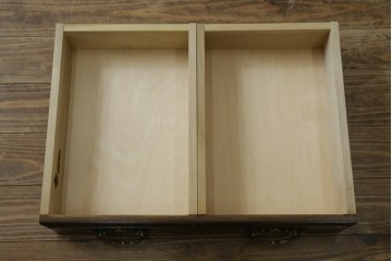 中古　超美品　使用感ほぼなし　横浜クラシック家具　ノックオンウッド(knockonwood)　楢(ナラ)材　クラシカルな引手金具のチェスト　定価約25万円　(R-086622)