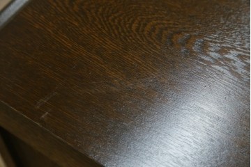 中古　超美品　使用感ほぼなし　横浜クラシック家具　ノックオンウッド(knockonwood)　楢(ナラ)材　クラシカルな引手金具のチェスト　定価約25万円　(R-086622)