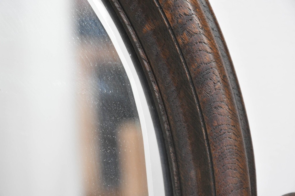 中古　別途有料でデスクにもリメイク可能!!　神戸洋家具　楢(ナラ)材　クラシカルな彫刻入りのドレッサー　(R-086623)