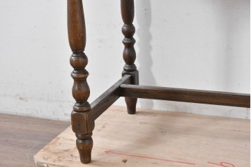 中古　別途有料でデスクにもリメイク可能!!　神戸洋家具　楢(ナラ)材　クラシカルな彫刻入りのドレッサー　(R-086623)