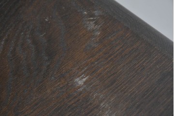 中古　別途有料でデスクにもリメイク可能!!　神戸洋家具　楢(ナラ)材　クラシカルな彫刻入りのドレッサー　(R-086623)