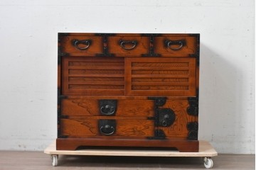 中古　民芸家具　時代箪笥風　引き戸収納付きの小振りな整理箪笥　(R-086624)