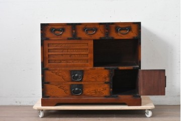 中古　民芸家具　時代箪笥風　引き戸収納付きの小振りな整理箪笥　(R-086624)
