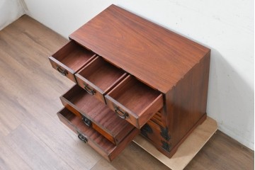 中古　民芸家具　時代箪笥風　引き戸収納付きの小振りな整理箪笥　(R-086624)