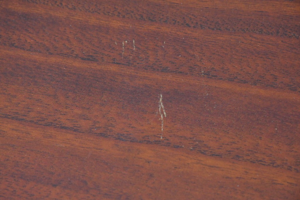 中古　民芸家具　時代箪笥風　引き戸収納付きの小振りな整理箪笥　(R-086624)