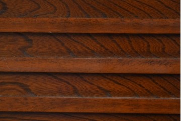 中古　民芸家具　時代箪笥風　引き戸収納付きの小振りな整理箪笥　(R-086624)