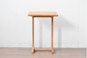 中古　美品　希少な廃番品　ZARA HOME(ザラホーム)　アッシュウッド材のシンプルな折り畳みサイドテーブル　(R-086625)