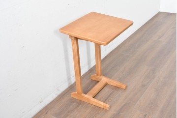 中古　美品　希少な廃番品　ZARA HOME(ザラホーム)　アッシュウッド材のシンプルな折り畳みサイドテーブル　(R-086625)