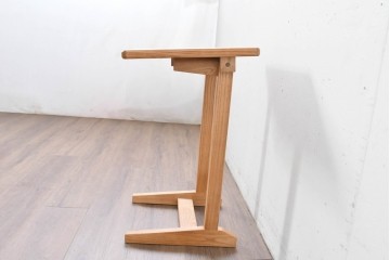 中古　美品　希少な廃番品　ZARA HOME(ザラホーム)　アッシュウッド材のシンプルな折り畳みサイドテーブル　(R-086625)