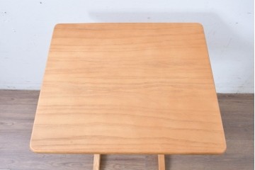 中古　美品　希少な廃番品　ZARA HOME(ザラホーム)　アッシュウッド材のシンプルな折り畳みサイドテーブル　(R-086625)