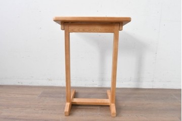 中古　美品　希少な廃番品　ZARA HOME(ザラホーム)　アッシュウッド材のシンプルな折り畳みサイドテーブル　(R-086625)