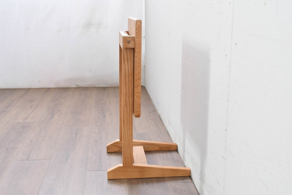 中古　美品　希少な廃番品　ZARA HOME(ザラホーム)　アッシュウッド材のシンプルな折り畳みサイドテーブル　(R-086625)