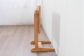 中古　美品　希少な廃番品　ZARA HOME(ザラホーム)　アッシュウッド材のシンプルな折り畳みサイドテーブル　(R-086625)