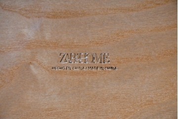 中古　美品　希少な廃番品　ZARA HOME(ザラホーム)　アッシュウッド材のシンプルな折り畳みサイドテーブル　(R-086625)