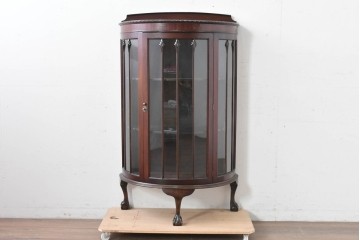 イギリスアンティーク　上品な艶を纏ったマホガニー材の小振りなボウフロントキャビネット　(R-086626)