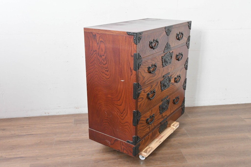 中古　岩谷堂箪笥　豊かな木目が楽しめる引き出し5杯の衣装箪笥　(R-086627)