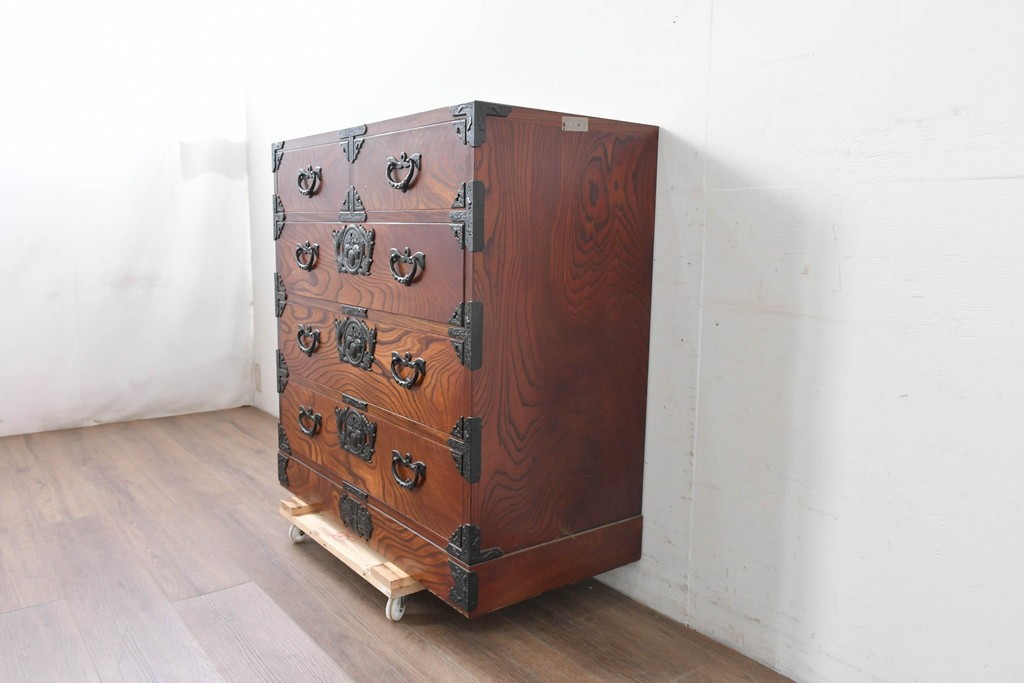 中古　岩谷堂箪笥　豊かな木目が楽しめる引き出し5杯の衣装箪笥　(R-086627)