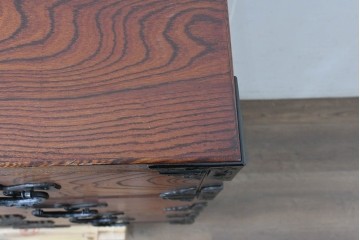 中古　岩谷堂箪笥　豊かな木目が楽しめる引き出し5杯の衣装箪笥　(R-086627)