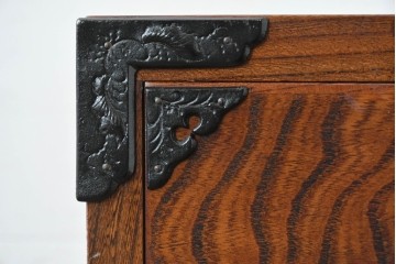 中古　岩谷堂箪笥　豊かな木目が楽しめる引き出し5杯の衣装箪笥　(R-086627)