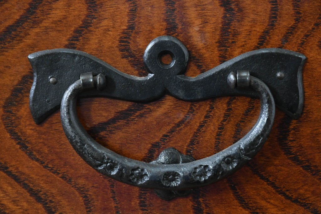 中古　岩谷堂箪笥　豊かな木目が楽しめる引き出し5杯の衣装箪笥　(R-086627)