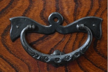 中古　岩谷堂箪笥　豊かな木目が楽しめる引き出し5杯の衣装箪笥　(R-086627)