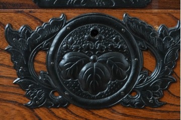 中古　岩谷堂箪笥　豊かな木目が楽しめる引き出し5杯の衣装箪笥　(R-086627)