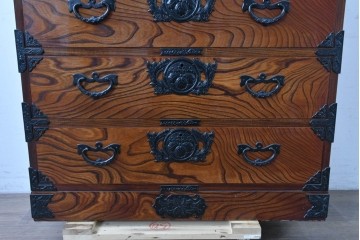 中古　岩谷堂箪笥　豊かな木目が楽しめる引き出し5杯の衣装箪笥　(R-086627)