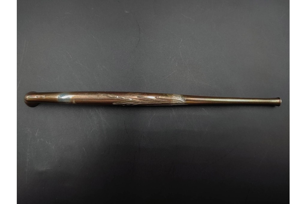 金工師 吉田省吾作　純銀製　花鳥図の金象嵌が美しい純村田張煙管　共箱付き　(R-086632)