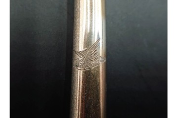 金工師 吉田省吾作　純銀製　花鳥図の金象嵌が美しい純村田張煙管　共箱付き　(R-086632)