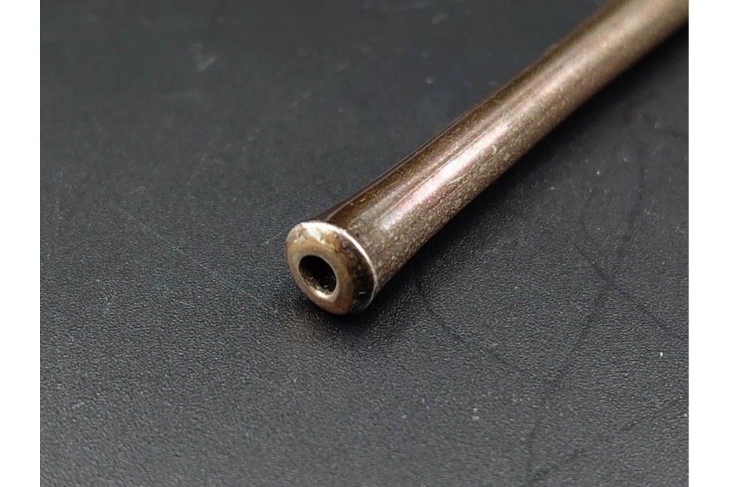 金工師 吉田省吾作　純銀製　花鳥図の金象嵌が美しい純村田張煙管　共箱付き　(R-086632)