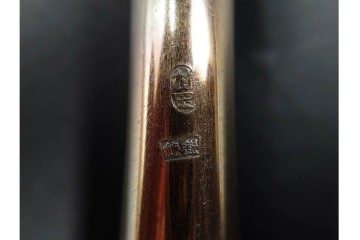 金工師 吉田省吾作　純銀製　花鳥図の金象嵌が美しい純村田張煙管　共箱付き　(R-086632)