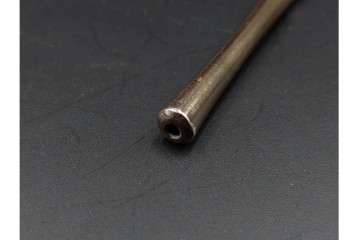 金工師 吉田省吾作　銀製　金眼入の龍虎図が迫力ある純村田張煙管　共箱付き　(R-086633)