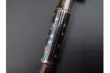 金工師 吉田省吾作　銀製　桜図が施された純村田張煙管　共箱付き　(R-086635)