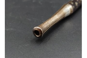 金工師 吉田省吾作　銀製　桜図が施された純村田張煙管　共箱付き　(R-086635)