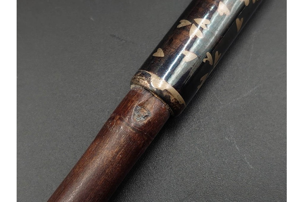 金工師 吉田省吾作　銀製　桜図が施された純村田張煙管　共箱付き　(R-086635)