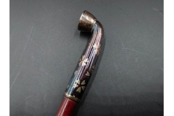 金工師 吉田省吾作　銀製　桜図が施された純村田張煙管　共箱付き　(R-086636)