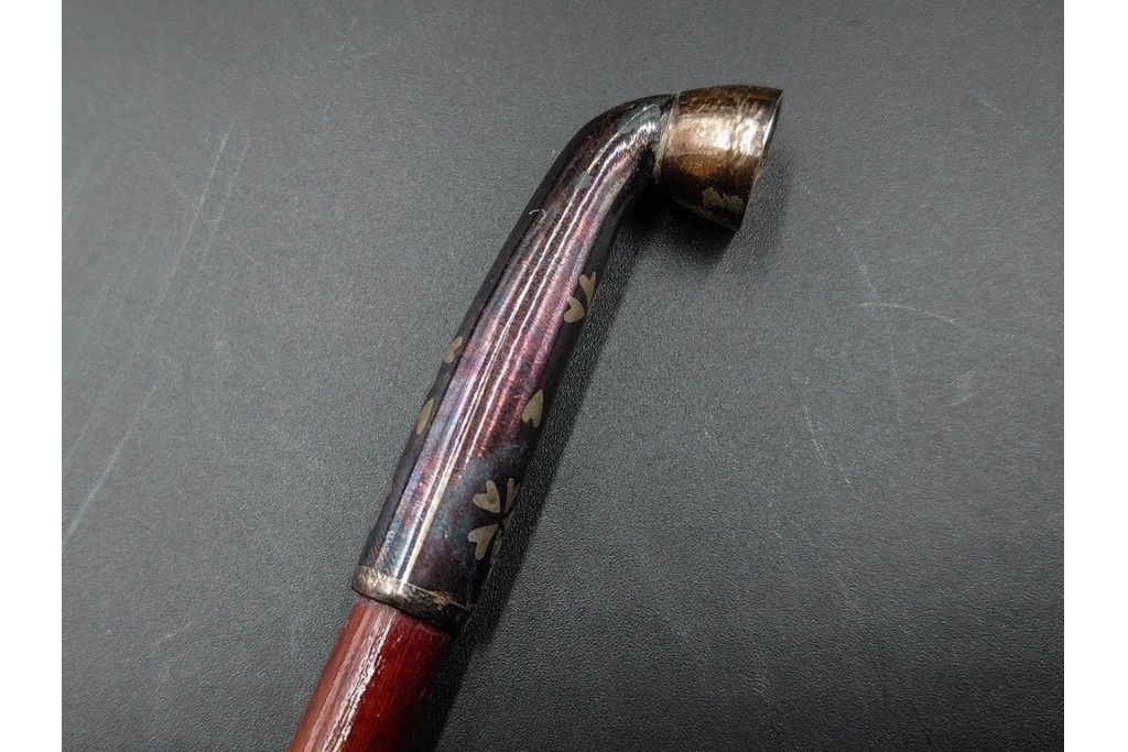 金工師 吉田省吾作　銀製　桜図が施された純村田張煙管　共箱付き　(R-086636)