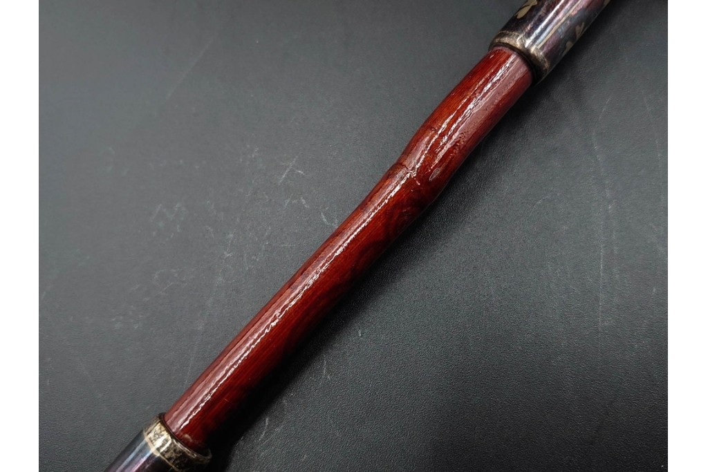 金工師 吉田省吾作　銀製　桜図が施された純村田張煙管　共箱付き　(R-086636)