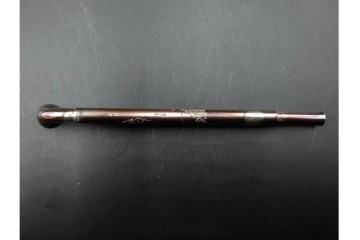 歌川国貞試筆　福神図　紫浪刻　純銀製の煙管　共箱付き　(R-086639)