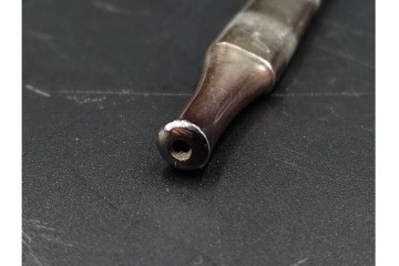 歌川国貞試筆　福神図　紫浪刻　純銀製の煙管　共箱付き　(R-086639)