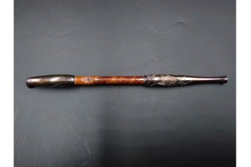 純銀製　象嵌　花鳥彫が優美な煙管2点セット　共箱付き　(R-086640)