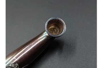 純銀製　象嵌　花鳥彫が優美な煙管2点セット　共箱付き　(R-086640)