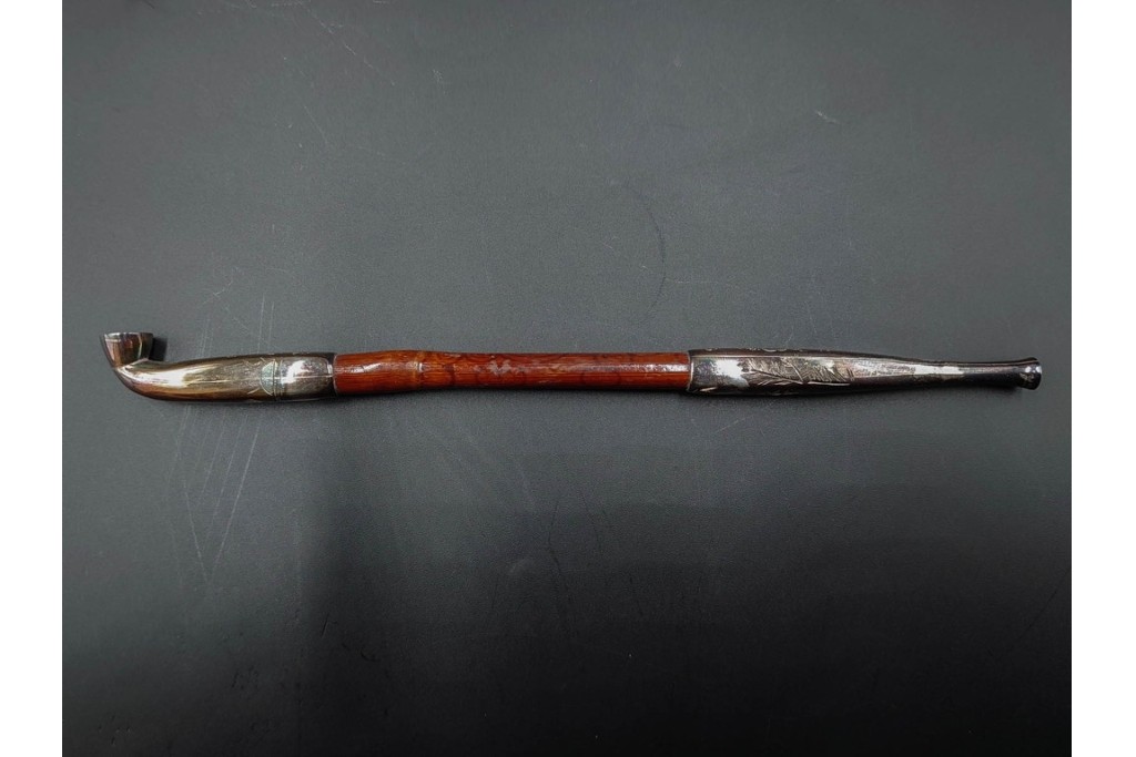 純銀製　象嵌　花鳥彫が優美な煙管2点セット　共箱付き　(R-086640)