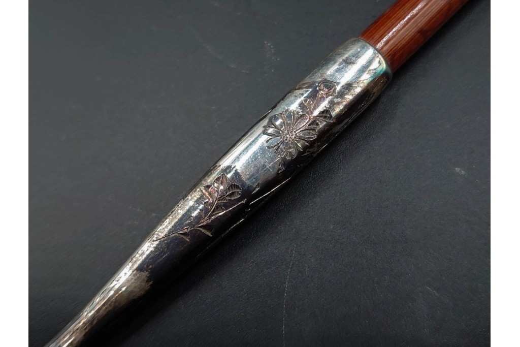 純銀製　象嵌　花鳥彫が優美な煙管2点セット　共箱付き　(R-086640)