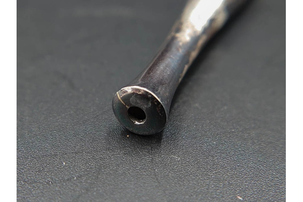 純銀製　象嵌　花鳥彫が優美な煙管2点セット　共箱付き　(R-086640)