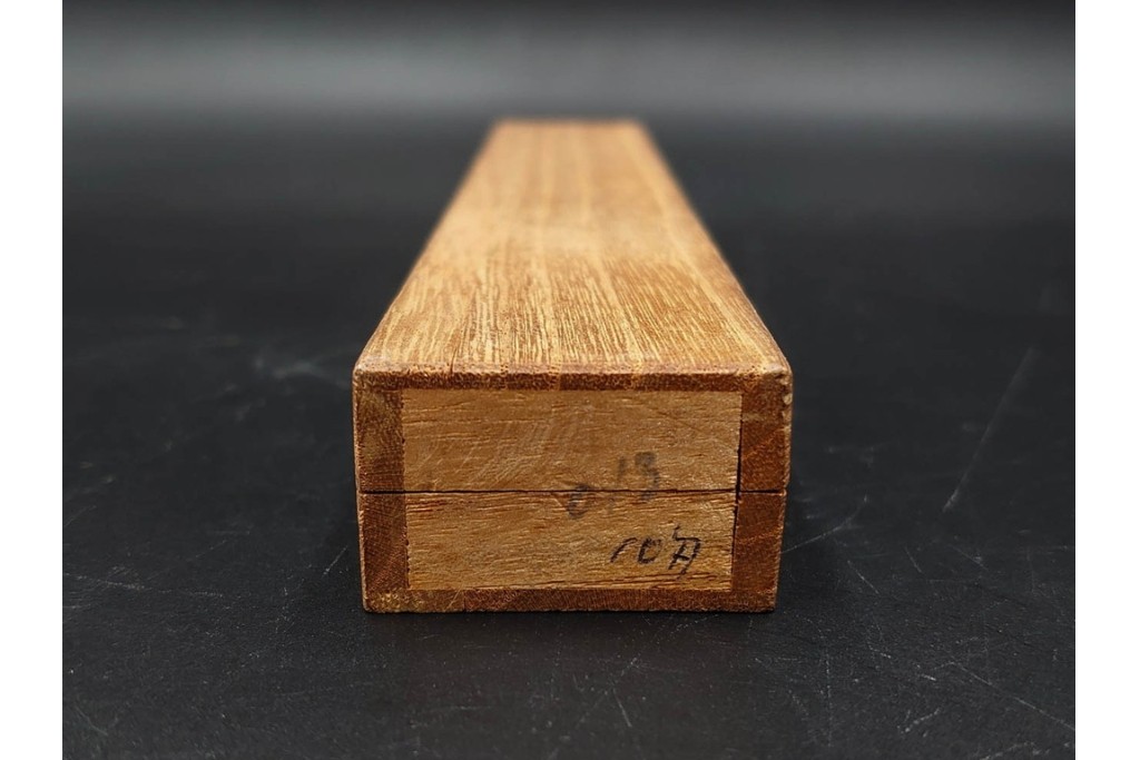 純銀製　象嵌　花鳥彫が優美な煙管2点セット　共箱付き　(R-086640)