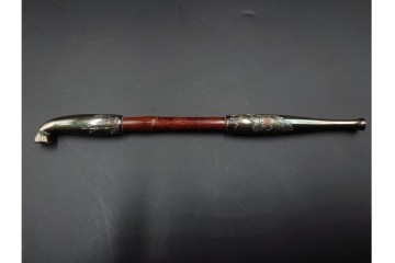 純銀製　象嵌　花紋と虎紋の意匠が印象的な煙管3点セット　共箱付き　(R-086641)