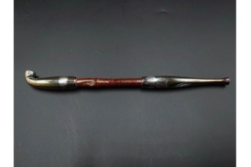 純銀製　象嵌　花紋と虎紋の意匠が印象的な煙管3点セット　共箱付き　(R-086641)